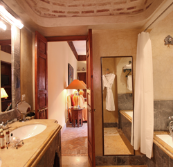 La Maison Arabe, On the edge of the medina