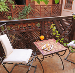 La Maison Arabe, On the edge of the medina